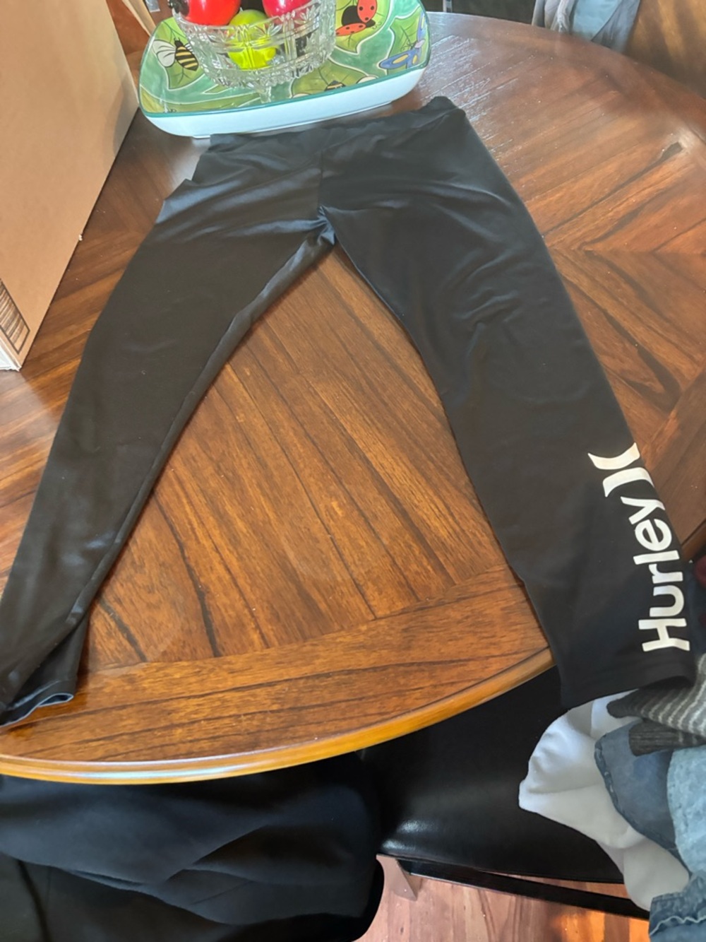 Hurley Women's Black Leggings with White Side Logo Size 14/16.  New